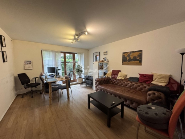 Charmante 1-Zimmer-Wohnung, zentral, Terrasse, Tiefgaragenstellplatz, ruhige Lage, Einbauküche, 86150 Augsburg, Erdgeschosswohnung