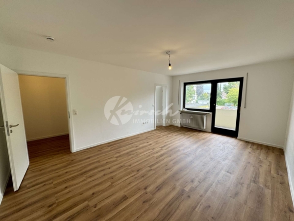 PROVISIONSFREI – Erstbezug nach Renovierung, 1-Zimmer-Wohnung mit großem Balkon, Lichtdurchflutete, 86163 Augsburg, Etagenwohnung