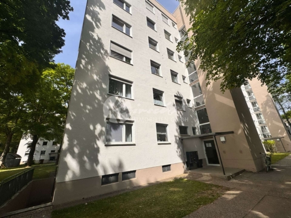 Stilvoll modernisiert: 3-Zimmer-Wohnung mit Balkon und Parkett, 86163 Augsburg / Hochzoll-Süd, Etagenwohnung