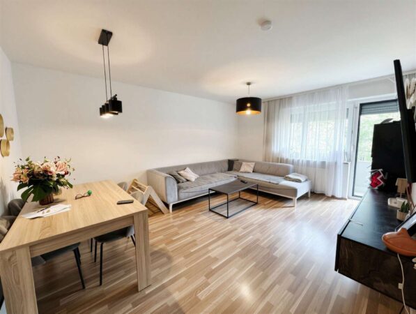 Helle 3-Zimmer-Wohnung in ruhiger Lage, Keller, Tiefgarage, Abstellkammer, nähe Kuhsee, 86163 Augsburg, Wohnung