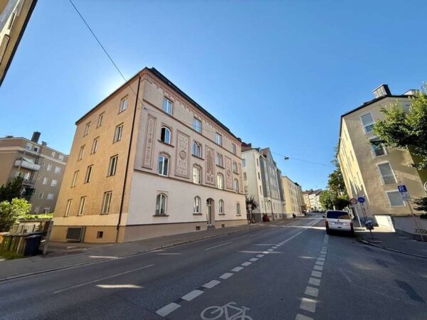 seltene Gelegenheit: Denkmalgeschütze leerstehende 5-Zimmer-Wohnung in Jugendstilhaus, 86150 Augsburg, Etagenwohnung