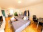 Großzügige 3-Zimmer-Wohnung mit zwei Balkonen, Stellplatz, Pool und Sauna, Am Westkreuz - Wohnzimmer102
