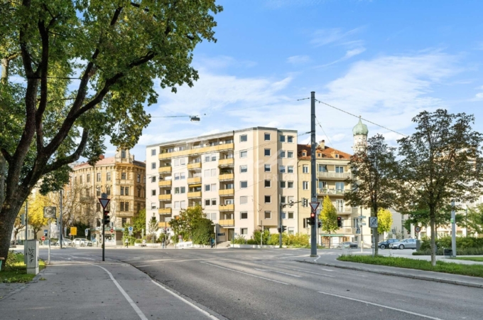 PROVISIONSFREI – Penthouse am Theodor-Heuss-Platz, 4ZKB, Loggia, modernem Bad, weitläufiger Aussicht, 86150 Augsburg, Penthousewohnung