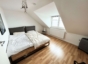 Schöne 2 ZKB-Dachgeschosswohnung - ruhige Lage - Einzelgarage - Schlafzimmer77