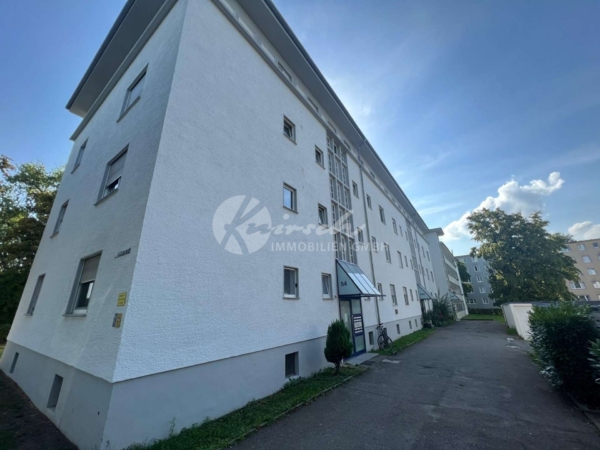 Schön sanierte 1,5-Zimmer-Wohnung im Erdgeschoss mit Tageslicht-Badezimmer, 86159 Augsburg, Erdgeschosswohnung