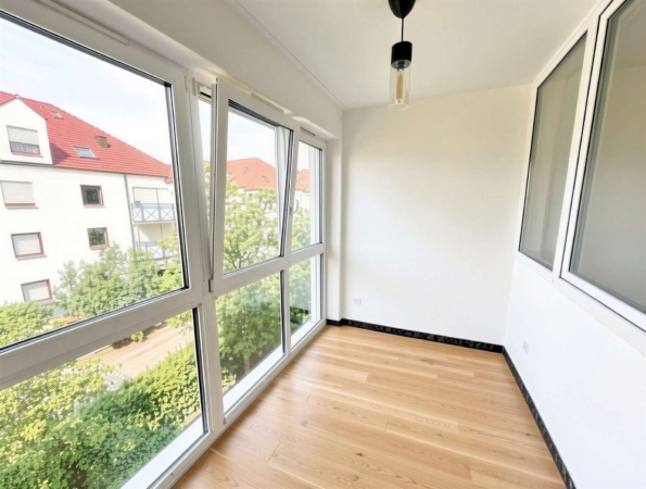 2-Zimmer Wohnung für Rentner, ab 60 Jährige, Menschen mit Schwerbehinderung mit Wintergarten, 86159 Augsburg, Etagenwohnung