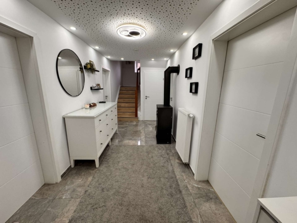 Kernsaniertes Einfamilienhaus in Allmannshofen – moderne Ausstattung & ruhige Lage, 86695 Allmannshofen, Einfamilienhaus