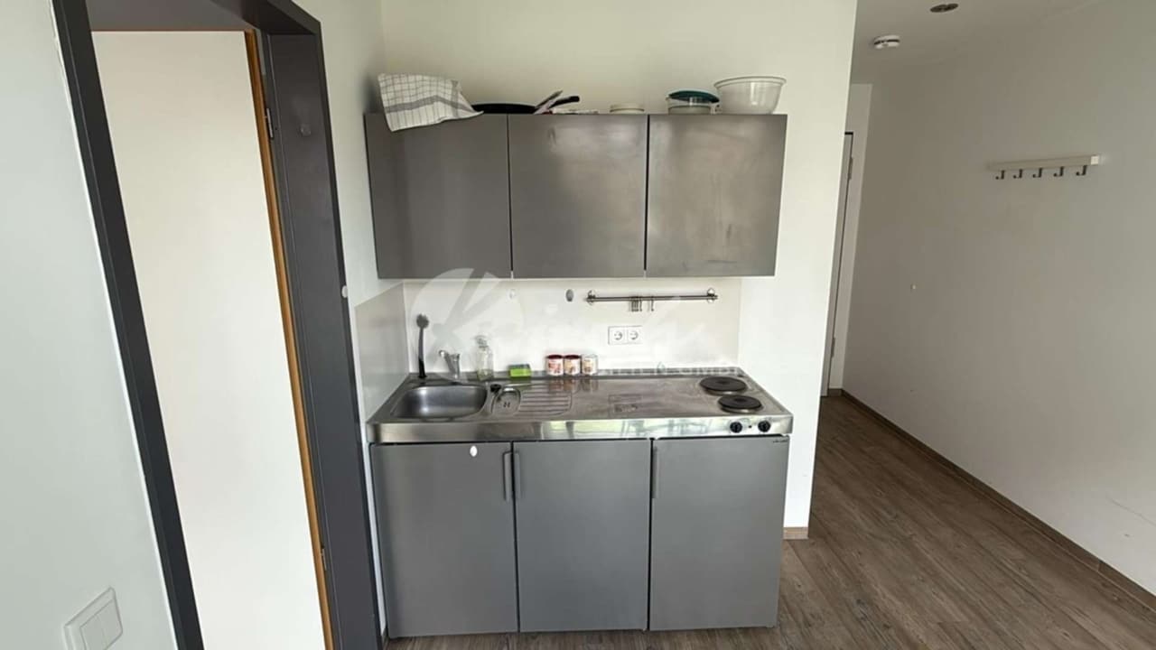 Geteiltes Studentenapartment, möbliert, Einbauküche, Dusche, top Anbindung, zentral im Univiertel - Küchenzeile114
