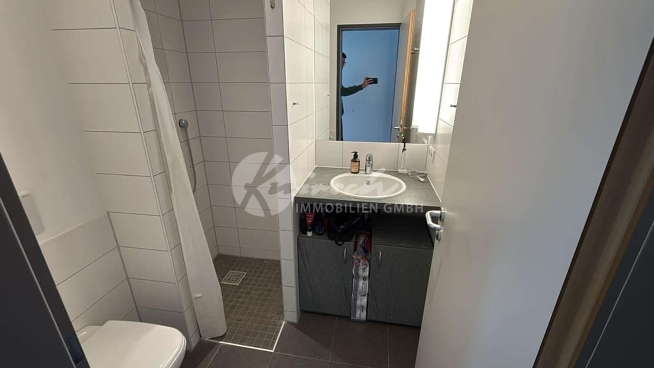 Geteiltes Studentenapartment, möbliert, Einbauküche, Dusche, top Anbindung, zentral im Univiertel - Badezimmer112