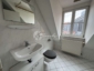 Zentrale 1-Zimmer-DG-Wohnung, hell, Einbauküche, Tageslichtbad bei der City-Galeri - Badezimmer96