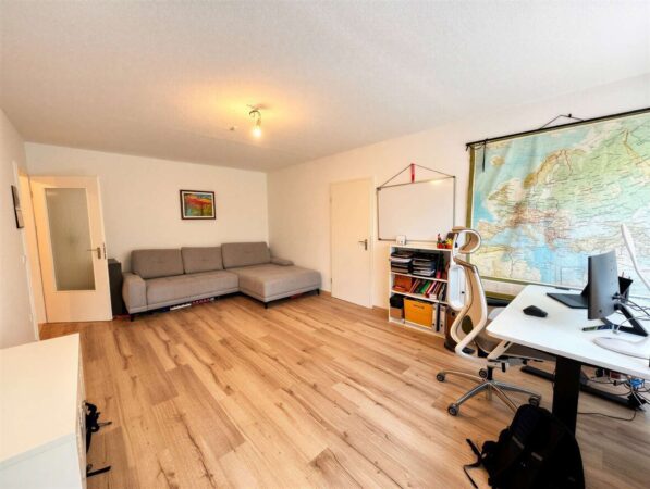 Helles 1,5-Zimmer-Apartment, komplett renoviert 2023, ruhig, Einbauküche, TG, Keller, 86159 Augsburg, Etagenwohnung