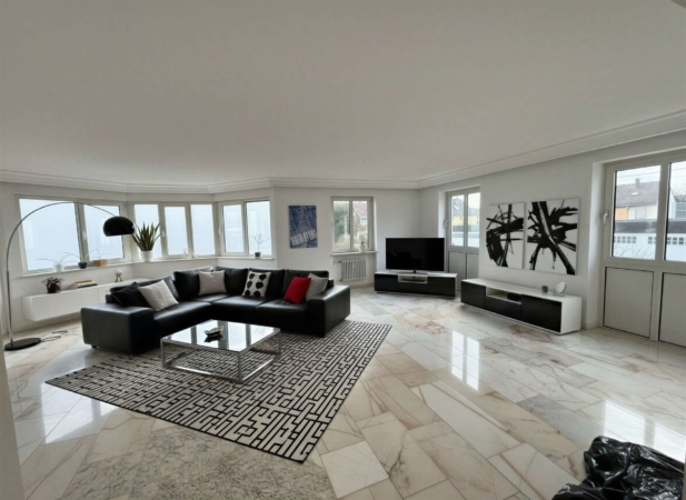 Tolle Gelegenheit – Schmuckstück im Herzen Gersthofens – zwei Badezimmer – Einzelgarage, 86368 Gersthofen, Etagenwohnung