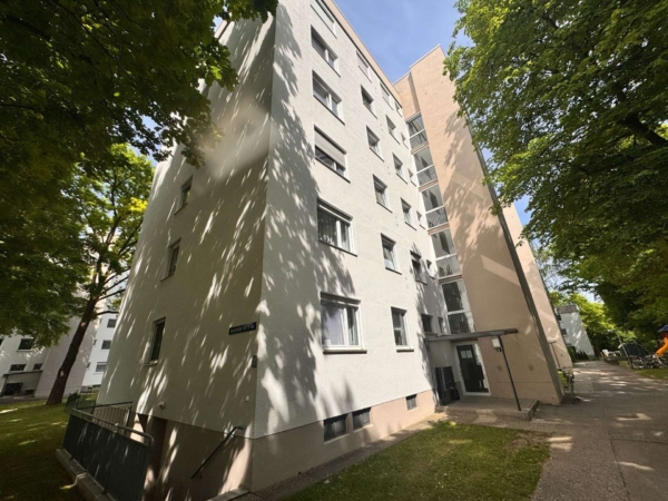 Ankommen & Wohlfühlen: Sanierte 3-ZKB-Wohnung in Bestlage am Kuhsee, 86163 Augsburg, Wohnung