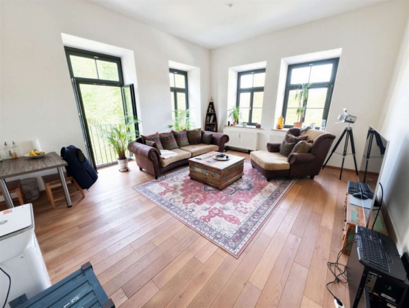 Altbaucharme trifft moderne Sanierung – 2 Zimmer im Einzeldenkmal Schloss Straßberg, 86399 Bobingen, Wohnung