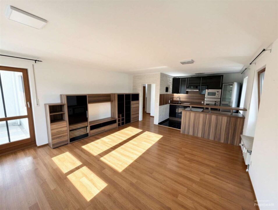 gepflegte Balkon Wohnung in Königsbrunn - Photo 1