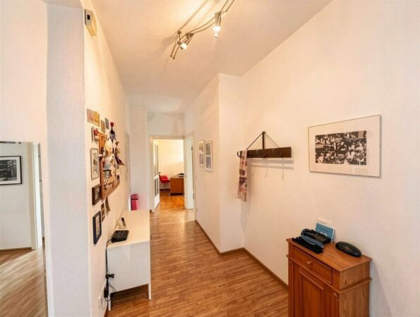 Zentrale Wohnung in Augsburg – großzügig, hell und mit Entwicklungsmöglichkeiten, 86150 Augsburg, Wohnung