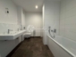 Neubau! Münchner Westen - 3-Zimmer in idealer Lage - großzügige Gartenanlage - TG-Stellplatz - Badezimmer108