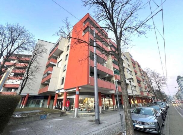 Helle 2-Zimmer Wohnung mit Balkon in Pfersee, 86157 Augsburg, Etagenwohnung