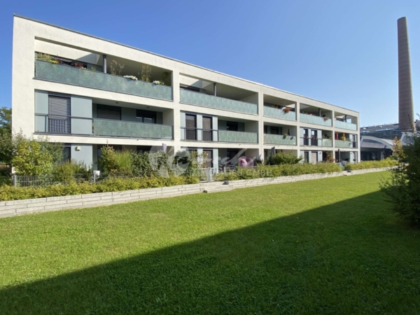 Moderne 2-Zimmer-Wohnung mit ruhiger Süd-Loggia, Aufzug und lichtdurchfluteter Einbauküche, 86153 Augsburg, Wohnung