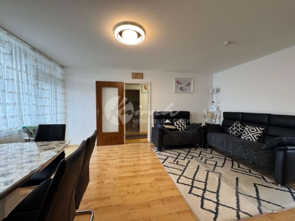 Großzügige 4-Zimmer-Wohnung mit zwei Balkonen, Schwimmbad, lichtdurchflutet und Top-Anbindung, 81243 München, Wohnung