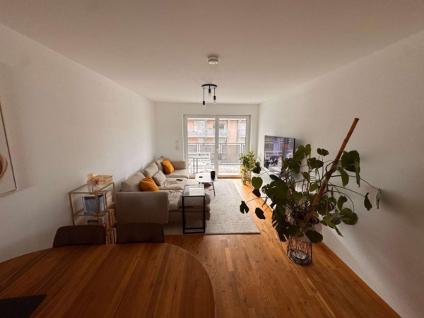 3-ZKB-Wohnung mit großem Balkon – Einbauküche – TG-Stellplatz, 86153 Augsburg, Wohnung