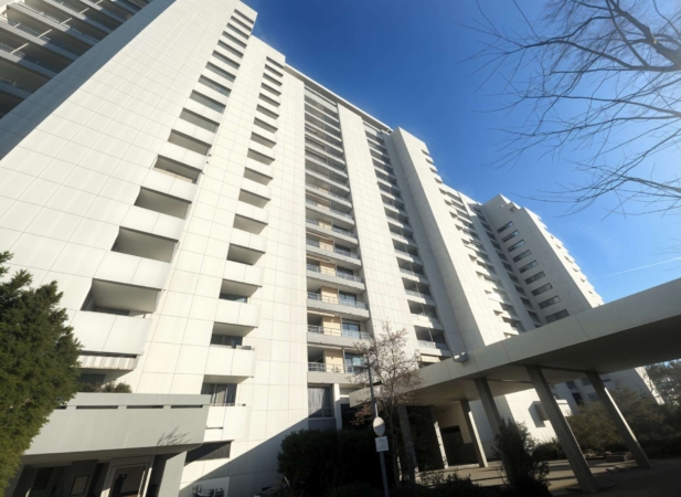 Pool, Sauna, Bergblick – ihre 3-Zimmer-Wohnung mit Aussicht, 81243 München, Wohnung