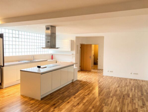 Stilvolle Loftwohnung mit exzellentem Energiestandard, 86157 Augsburg, Wohnung