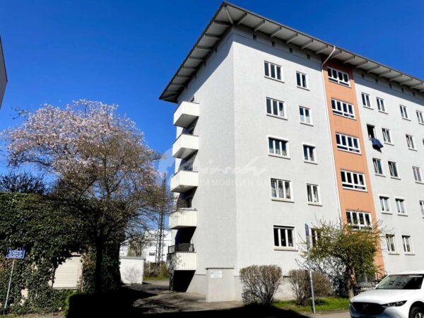 Erstbezug nach Komplett-Sanierung – Provisionsfrei – Momentan leer und sofort verfügbar – Süd-Balkon, 86159 Augsburg, Etagenwohnung