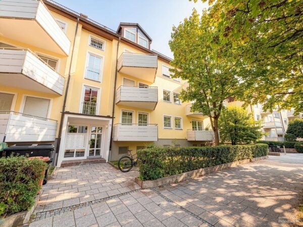 Gepflegtes 1-Zimmer-Apartment mit eigener Terrasse und Gartenblick, Keller, bezugsfrei, 86159 Augsburg, Erdgeschosswohnung