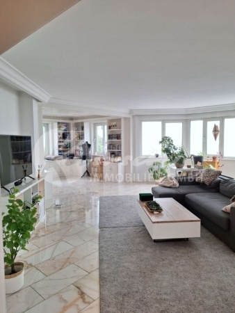 Tolle Gelegenheit – Schmuckstück im Herzen Gersthofens – zwei Badezimmer – Einzelgarage, 86368 Gersthofen, Etagenwohnung