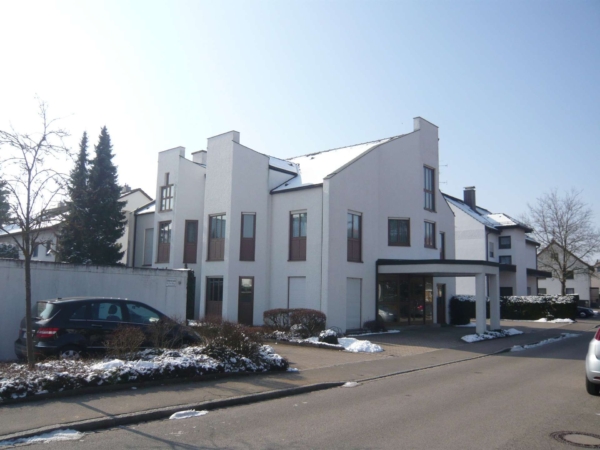 Tolle Gelegenheit – Schmuckstück im Herzen Gersthofens – zwei Badezimmer – Einzelgarage, 86368 Gersthofen, Etagenwohnung